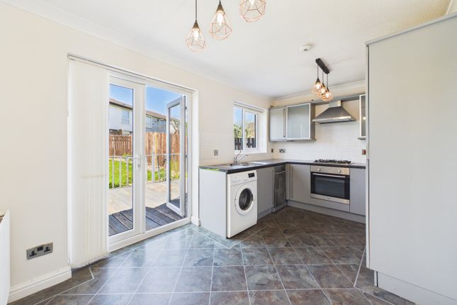 31, Jordanthorpe Green, Sheffield photo 4