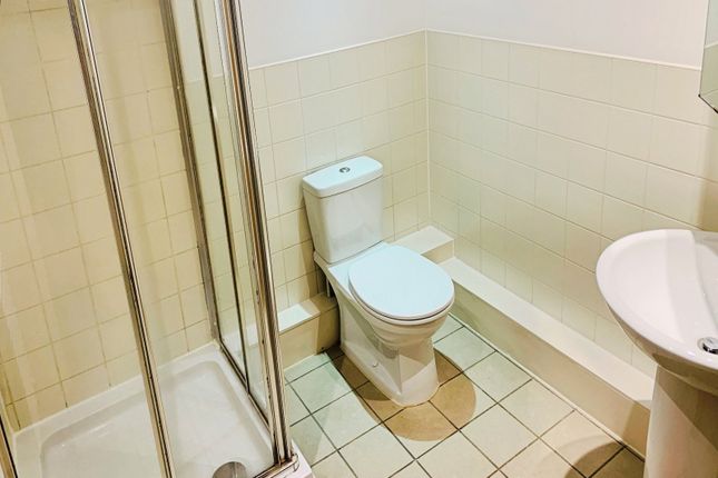 Apt 2, Velocity South, 6, City Walk, Leeds photo 4