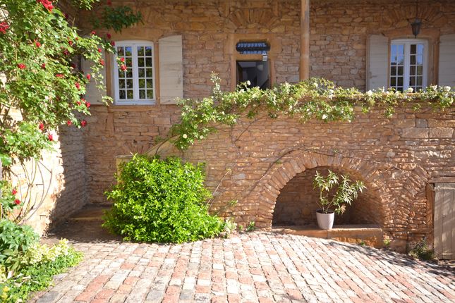 Thumbnail Villa for sale in Villefranche-Sur-Saã´Ne, Beaujolais / Pierres Dorees, Burgundy To Beaujolais