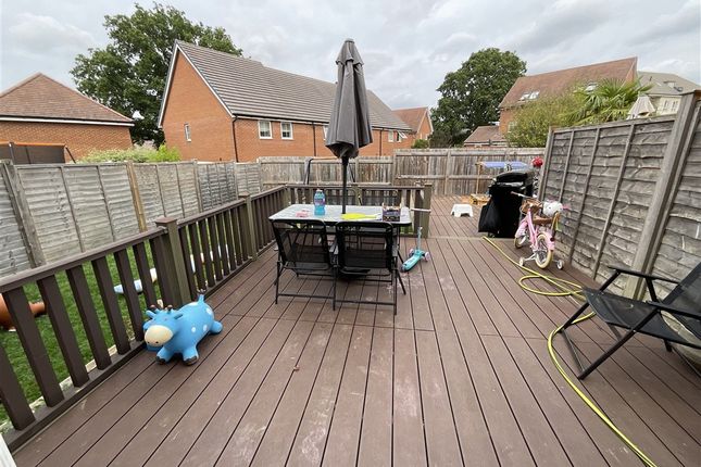 Bedivere Road Ifield, Crawley photo 2