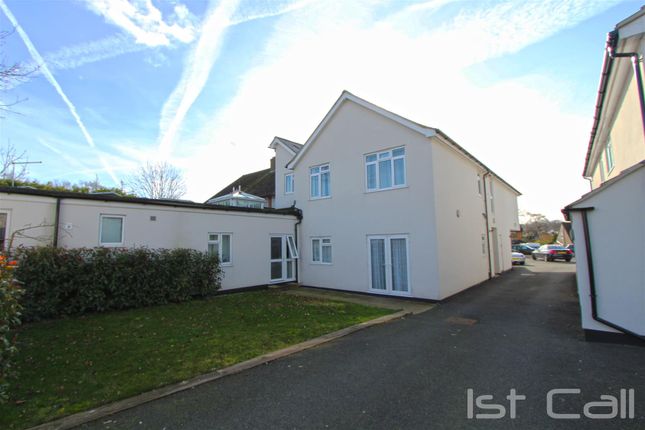 Flat to rent in Rayleigh Road, Eastwood, Leigh-On-Sea