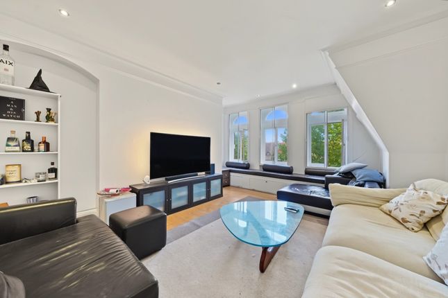 31 Cunningham Court, Maida Vale, London photo 3