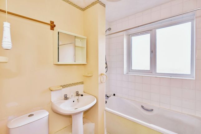 Maisonette for sale in Cleveland Park, Staines-Upon-Thames, Surrey