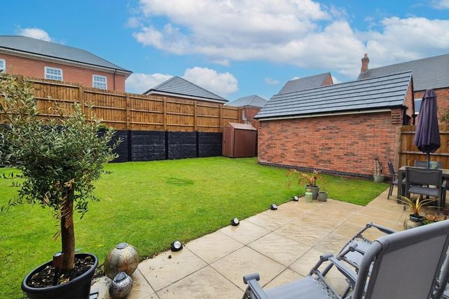 10 Woolley Avenue, Coalville photo 3