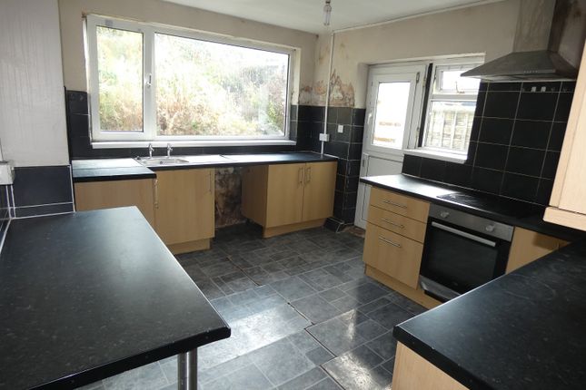 31, Main Road, Dyffryn Cellwen photo 3