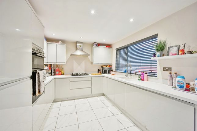 2, Danta Way, Stafford photo 4