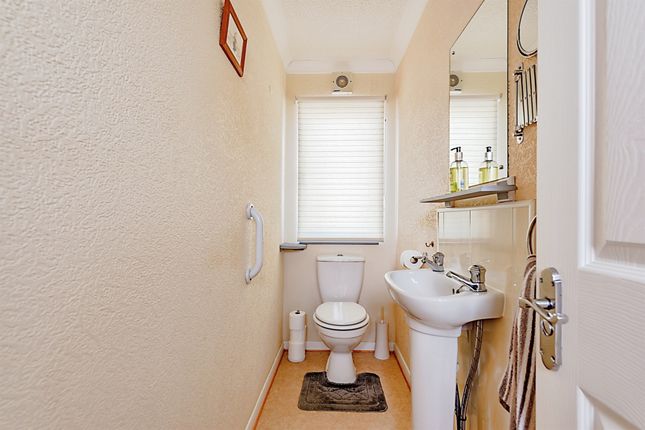 Mobile/park home for sale in Woolborough Lane, Outwood, Redhill