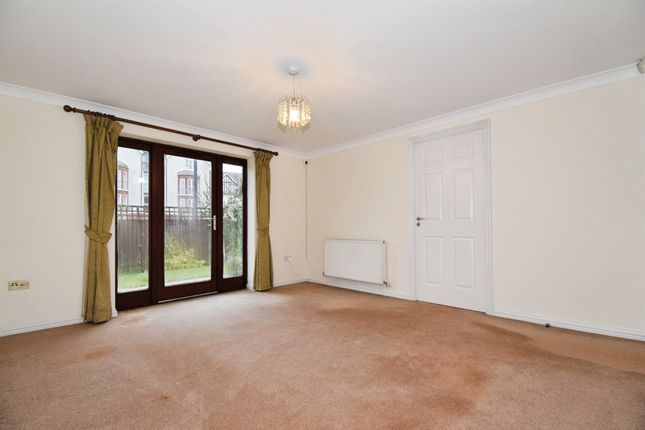 11, Honeywell Close, Leicester photo 2