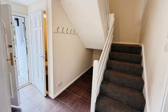 34 Coachwell Close, Telford photo 2