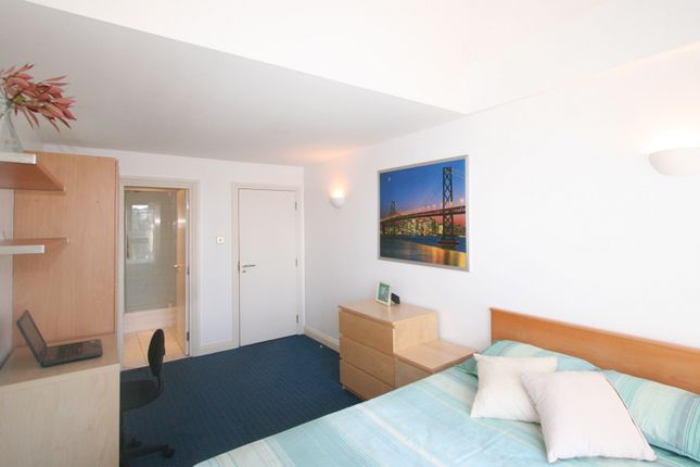 Room to rent in Iceland Wharf, Plough Way, London