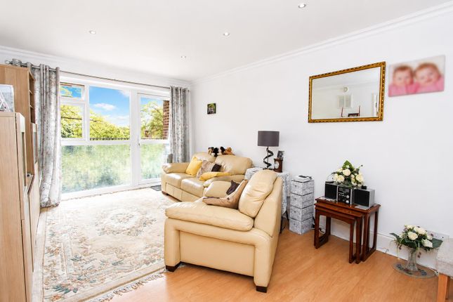 48, Westmoreland Drive, Sutton photo 2
