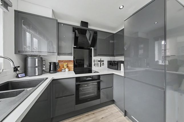 12, Mulberry Walk, Chesterfield photo 4