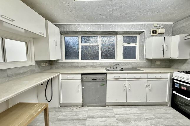 85, Wordsworth Way, West Drayton photo 2