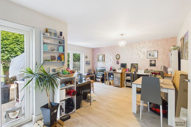 Flat 2, Taldua Place, Bognor Regis photo 3