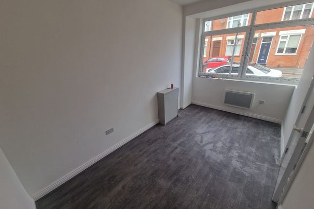 59 Central Road, Leicester photo 3