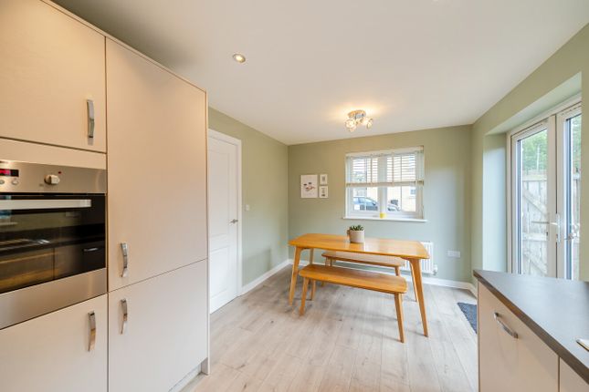 5, River Way, West Yorkshire photo 3