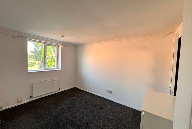 3-bed house on 42, Gillingham, £1,350/mo