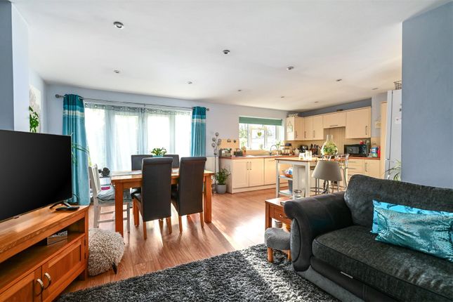 36, Waverley Drive, Guildford photo 2