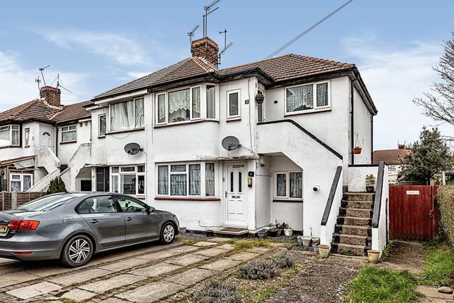 Thumbnail Flat for sale in Cornwall Avenue, Slough