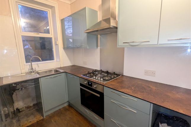 4, West Parade, Sowerby Bridge photo 3