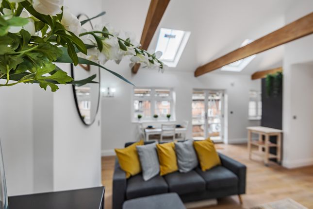 2 bed mews house for sale in Old Oak Mews, London W12