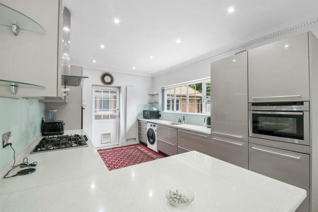 Four Winds, Park Road, North Uxbridge photo 4