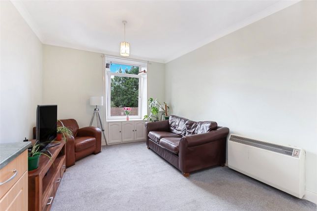 2/2, 125, Old Castle Road, Glasgow photo 4