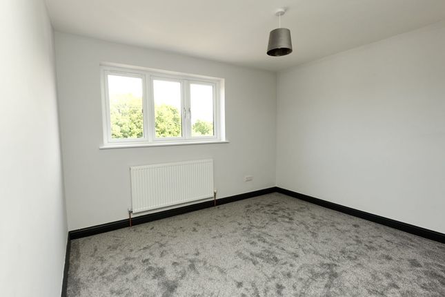8, Sunniside Avenue, Telford photo 3