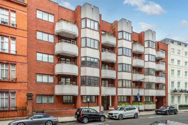 Flat 99, Evesham House, Hereford Road, London photo 5