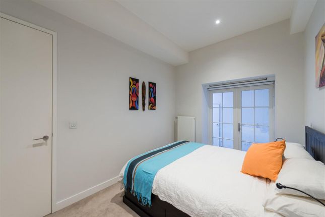 3, Picton Place, London photo 4