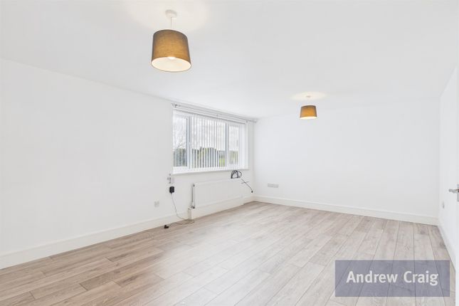 Flat 2, 11 Mallowburn Crescent, Kenton photo 2