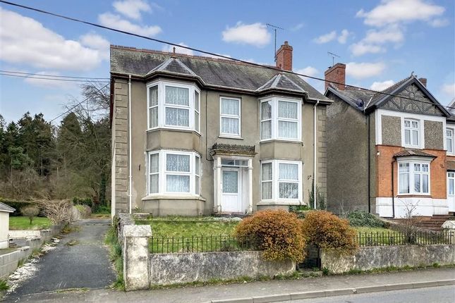 4-bed house on Leiswood, Carmarthen Road, Newcastle Emlyn, £112,000