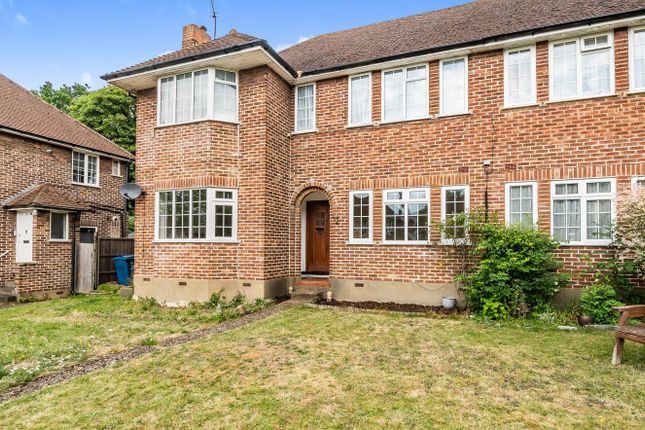 Flat for sale in Springfield Close, Stanmore