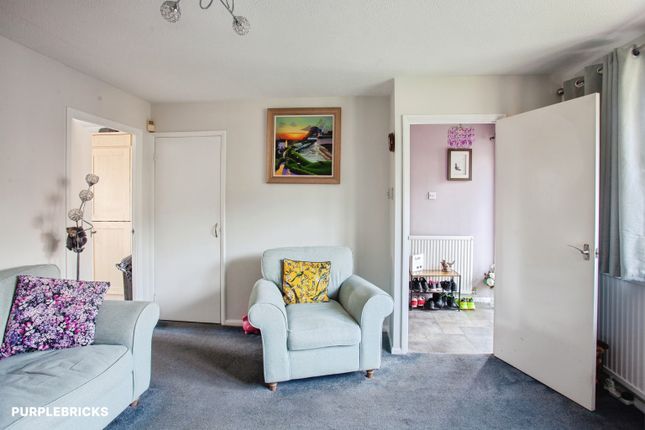 33, Roydfield Drive, Sheffield photo 4