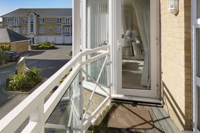 9 Pacific House, Oceanique, Harsfold Close, Rustington photo 4