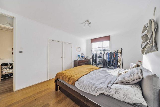 Flat for sale in Godolphin Road, London