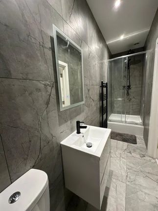 255-257 High Street, HOUNSLOW photo 4