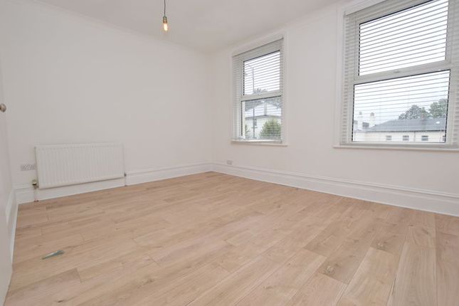 Living Room Pic2