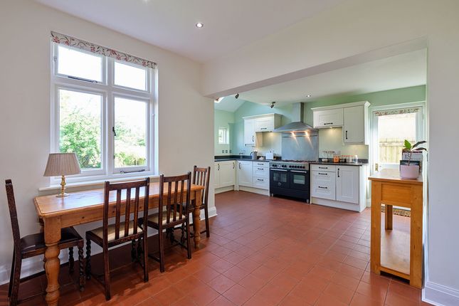 54, Cote Park, Bristol photo 3
