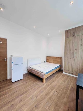 Block of flats to rent in George Street, Luton