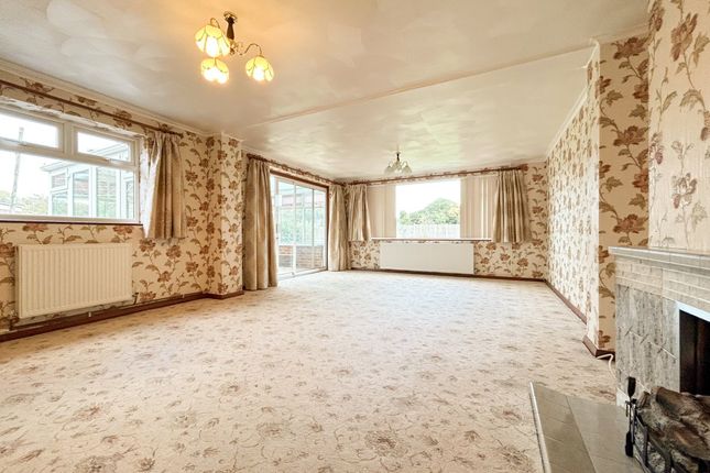 Semi-detached house for sale in Roundel Close, Teynham, Sittingbourne