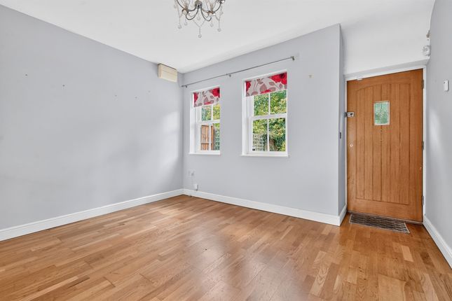 81, Coldharbour Lane, Harpenden photo 4