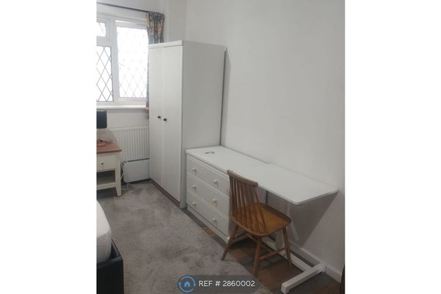 1-bed house on Mays Lane, Barnet, £950/mo