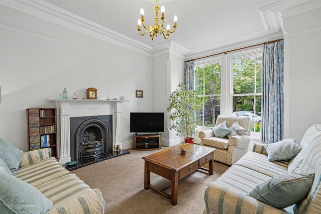 10, Grange Avenue, Nottingham photo 2