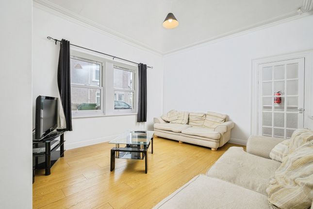 7, Laira Place, Devon photo 2