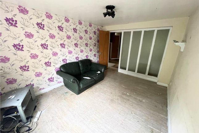 20 Greenbushes, Vincent Road, Luton photo 4