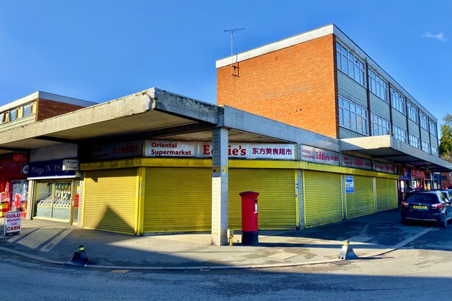 Retail premises to let in 19-20 Queensway, Dunstable, Bedfordshire