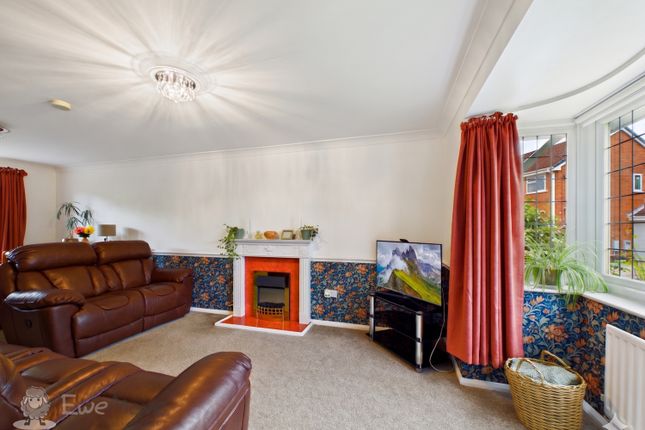 4, Newbury Drive, Burton-on-Trent photo 3