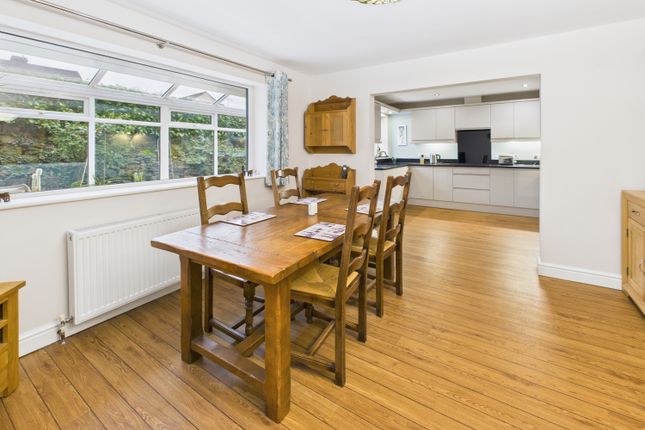 2, Snape Hill Gardens, Dronfield photo 4