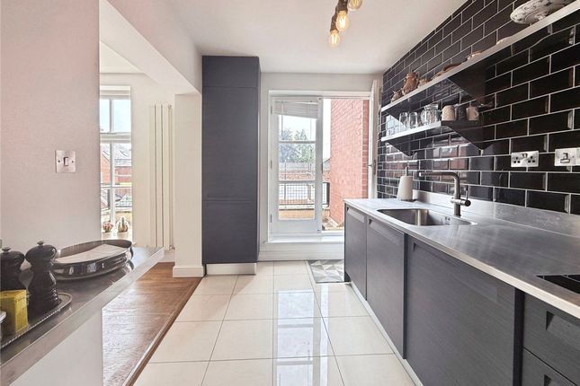 Flat 8, 76 Clarendon Park Road, Leicester photo 2